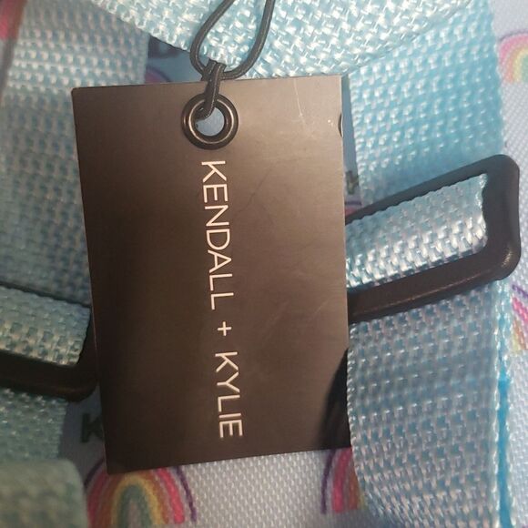 Kendall and Kylie Rainbow Backpack 🌈 - Picture 4 of 5